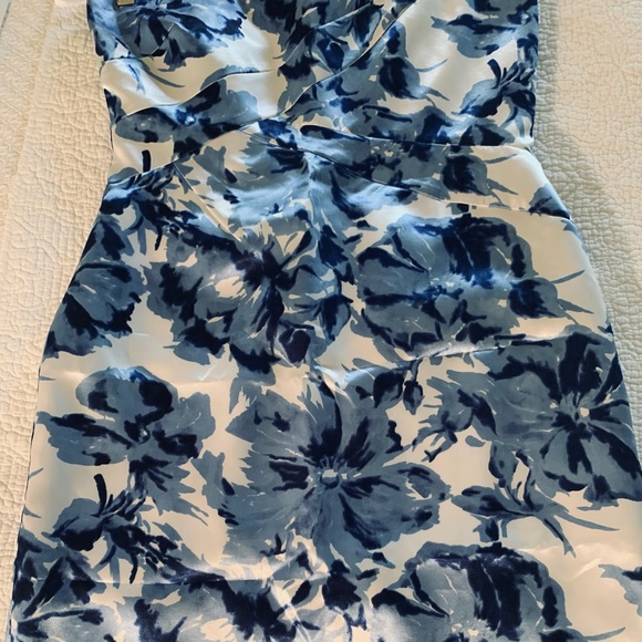 Summer dress Strapless -or use the detachable strap that comes with it. Sz 10 - Picture 2 of 12